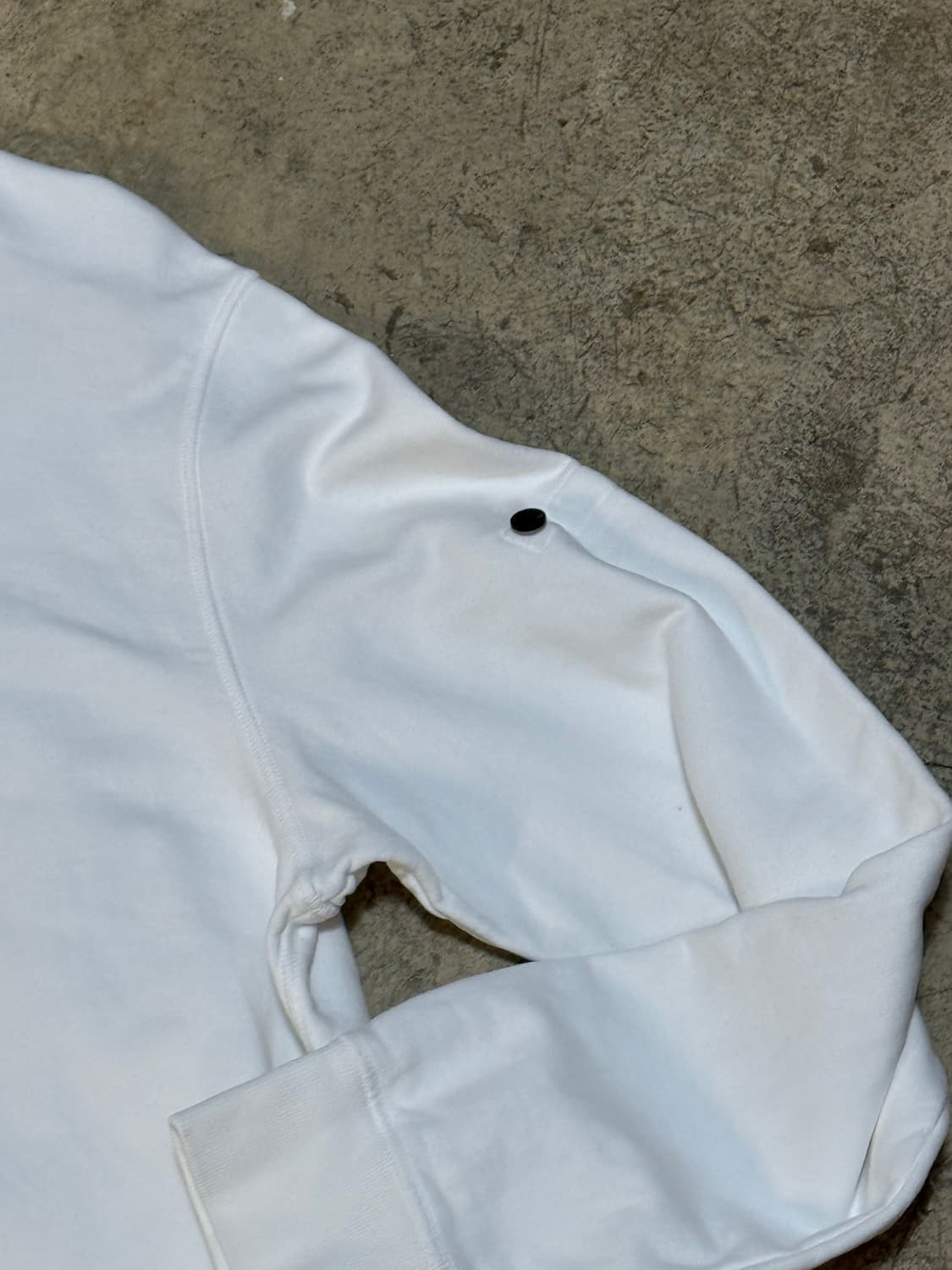 스톤아일랜드 화이트 맨투맨 긴팔티 상품이미지2