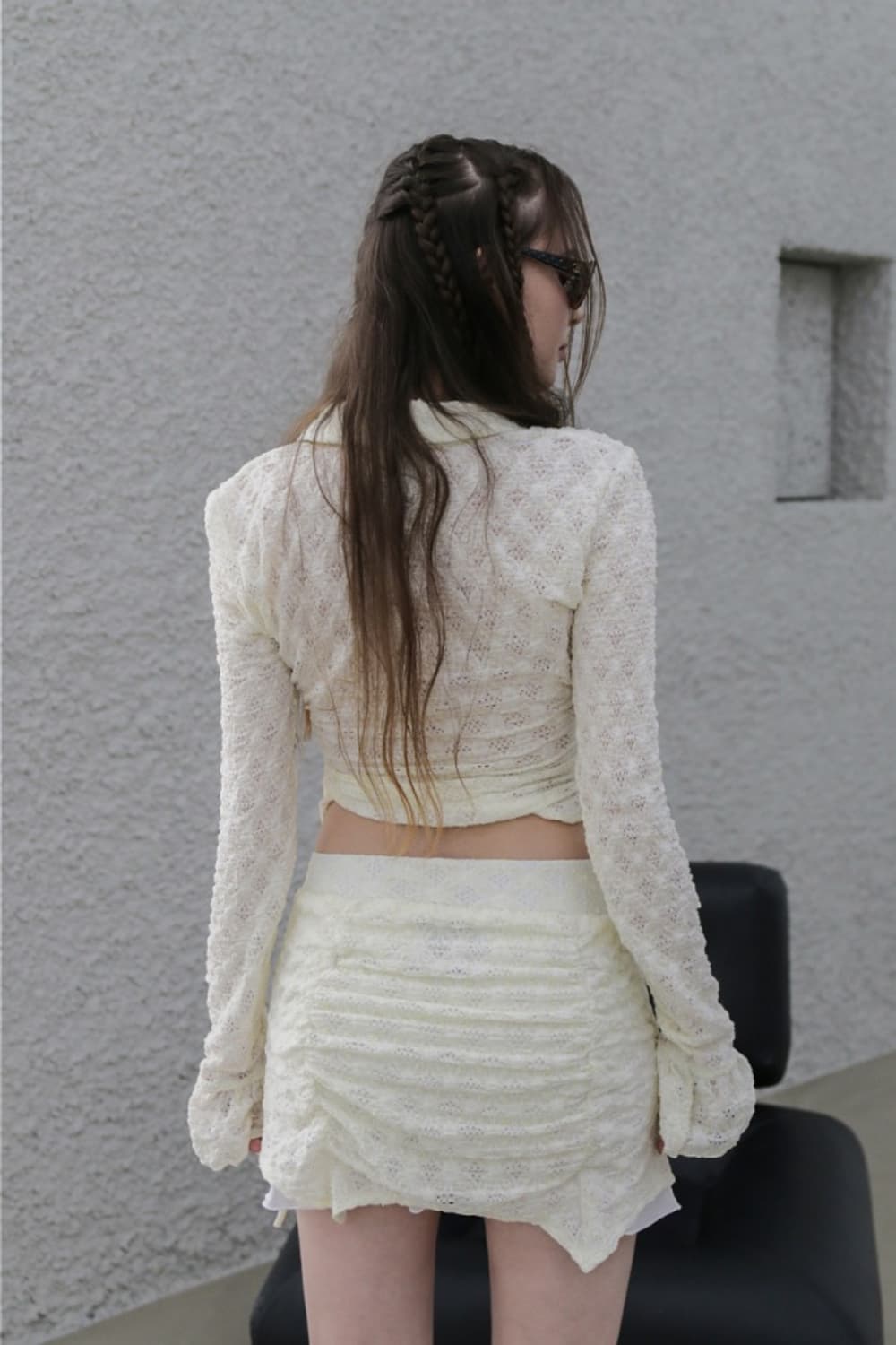 드라이로즈 펀칭 스트링 블라우스 탑 셔링 스커트 셋업 블랙 상품이미지5