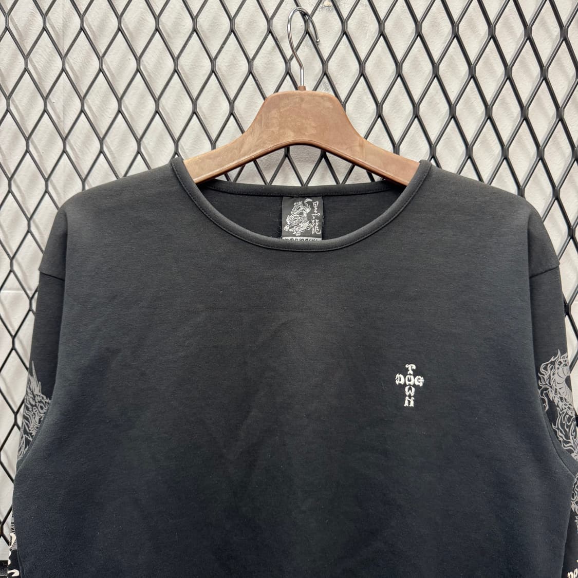 도그 타운 블랙 드래곤 롱 슬리브 흑룡 그래픽 프린팅 디테일 블랙 상품이미지3