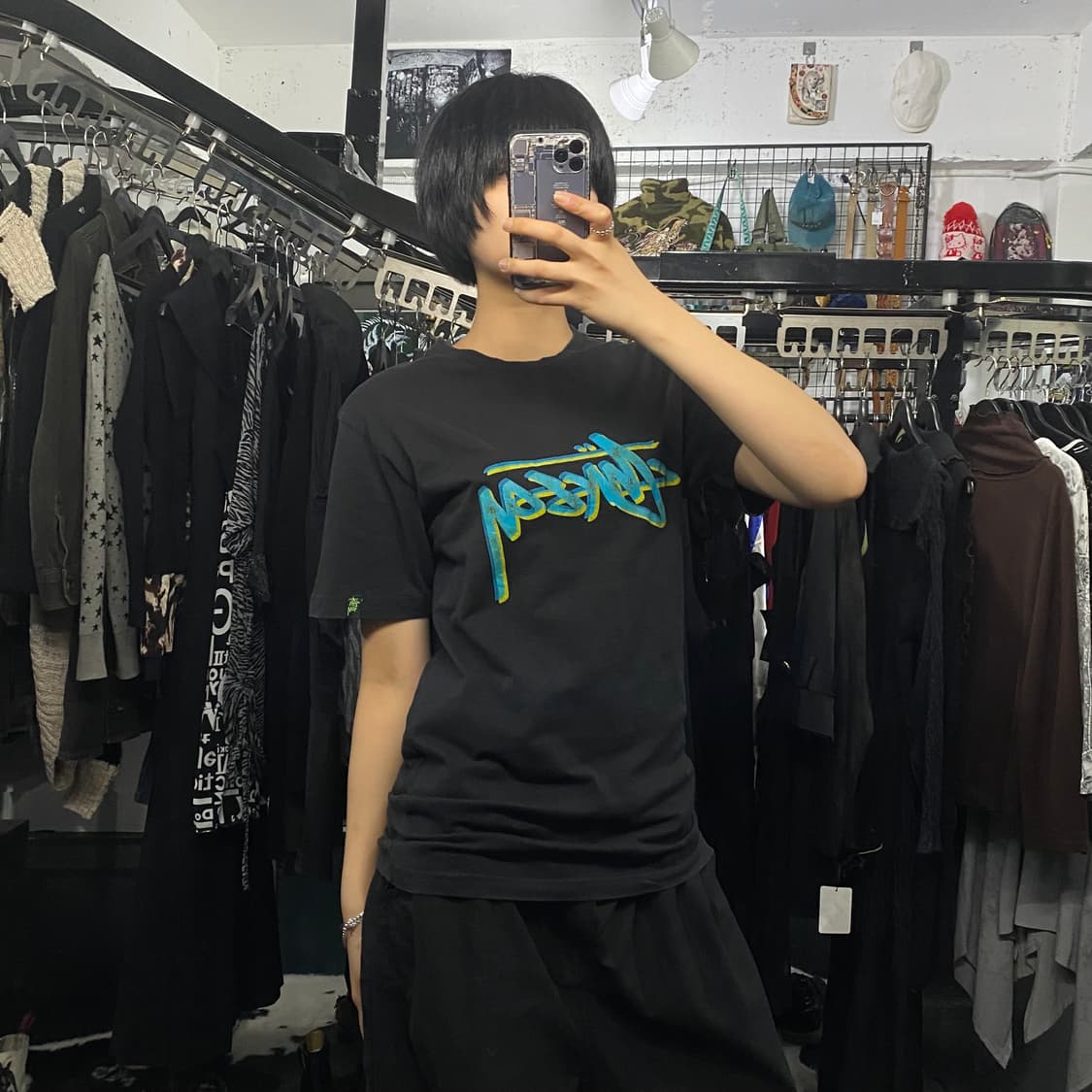 Stussy 베이직 로고 프린팅 반팔티셔츠 상품이미지1