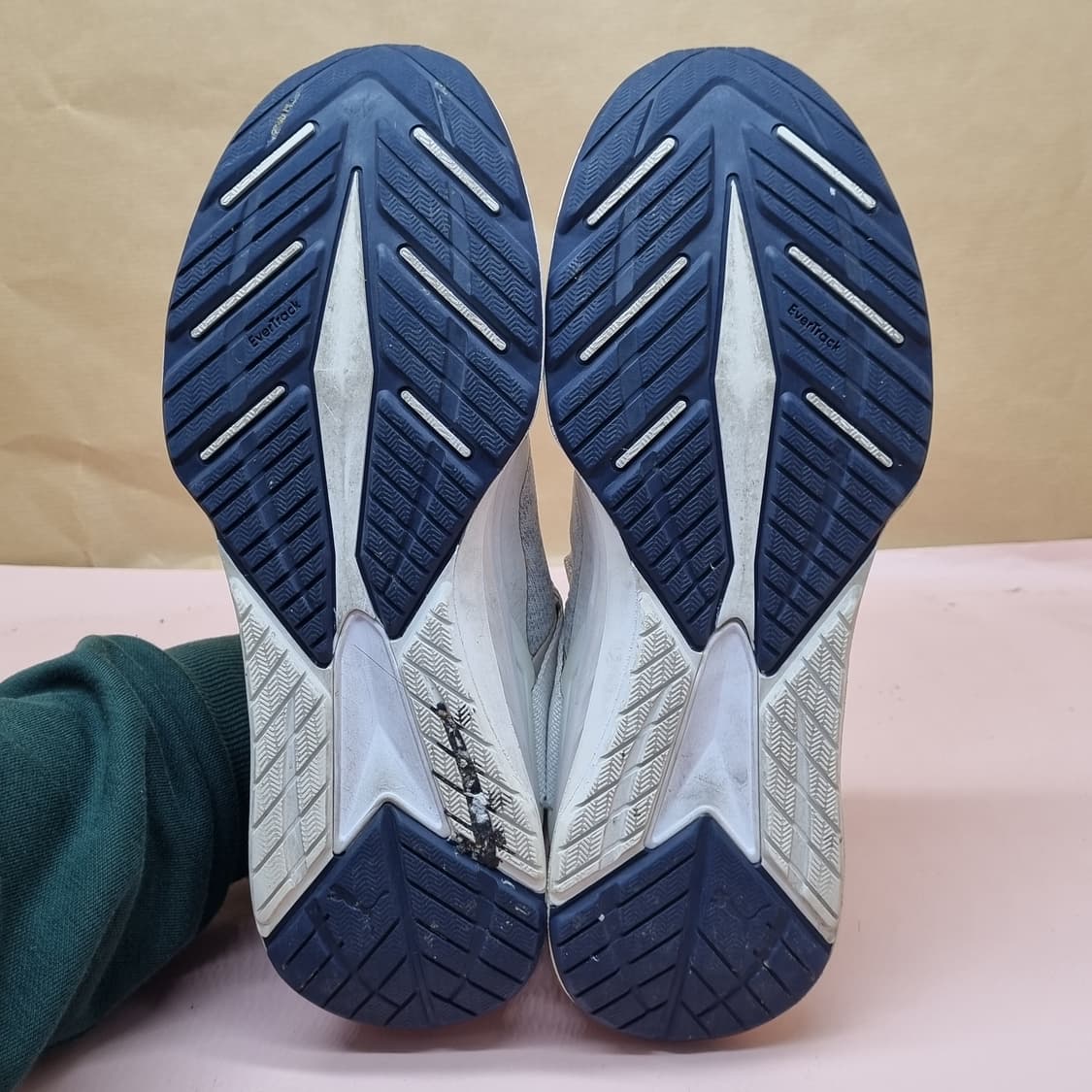 푸마 이그나이트 에보니트 여성운동화240  상품이미지3