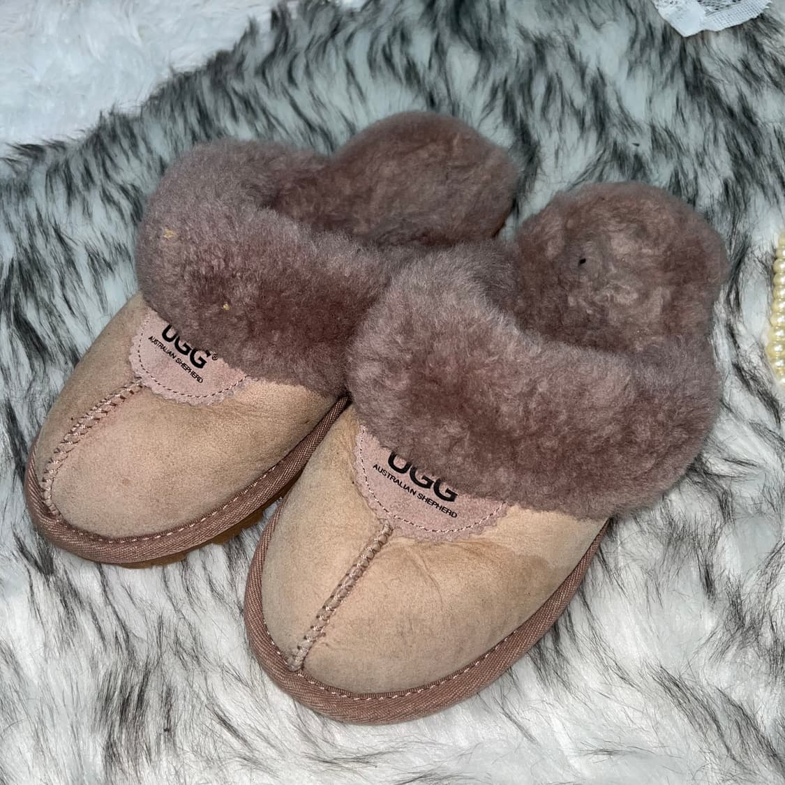 어그 핑크브라운 퍼 클로그 상품이미지2