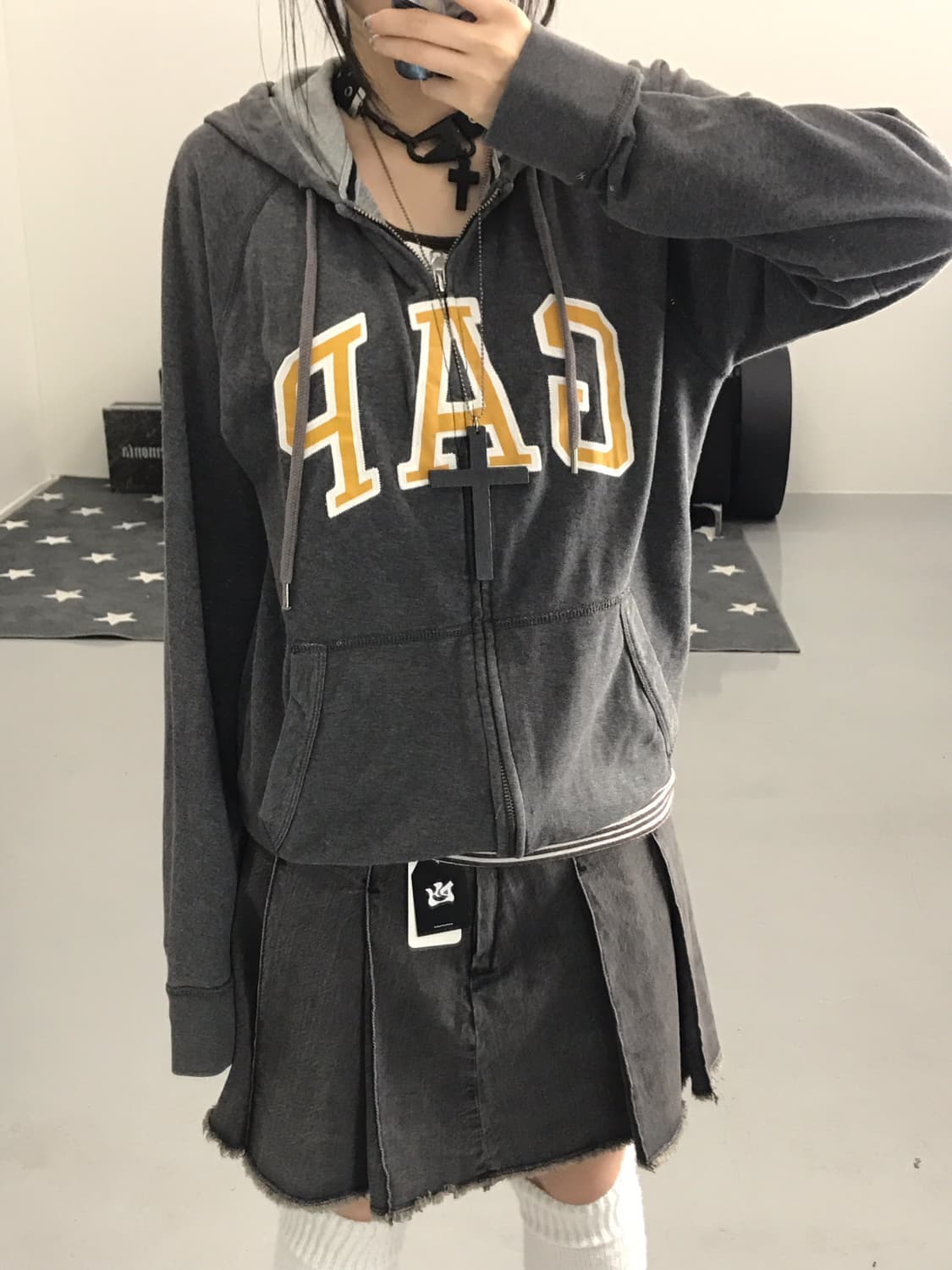 Gap Charcoal Graphic Zip Up Hoodies  상품이미지3