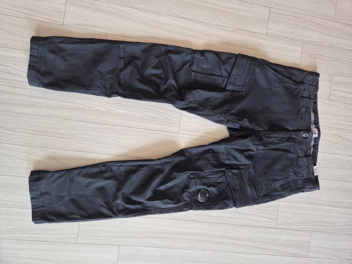 C.P. Company 카고 바지 46사이즈입니다 상품이미지1