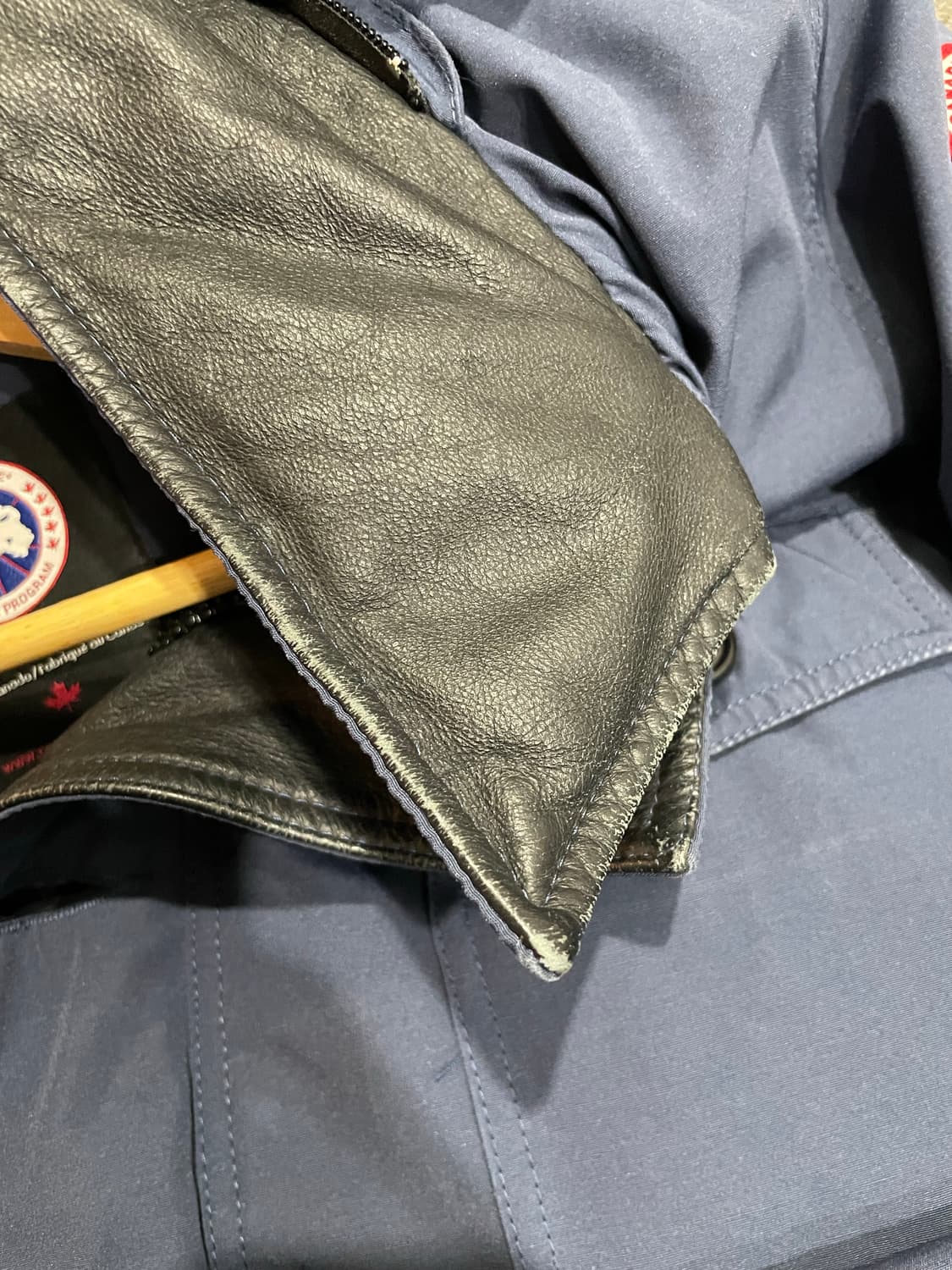 캐나다구스 네이비 패딩 M/M 매장판 상품이미지3