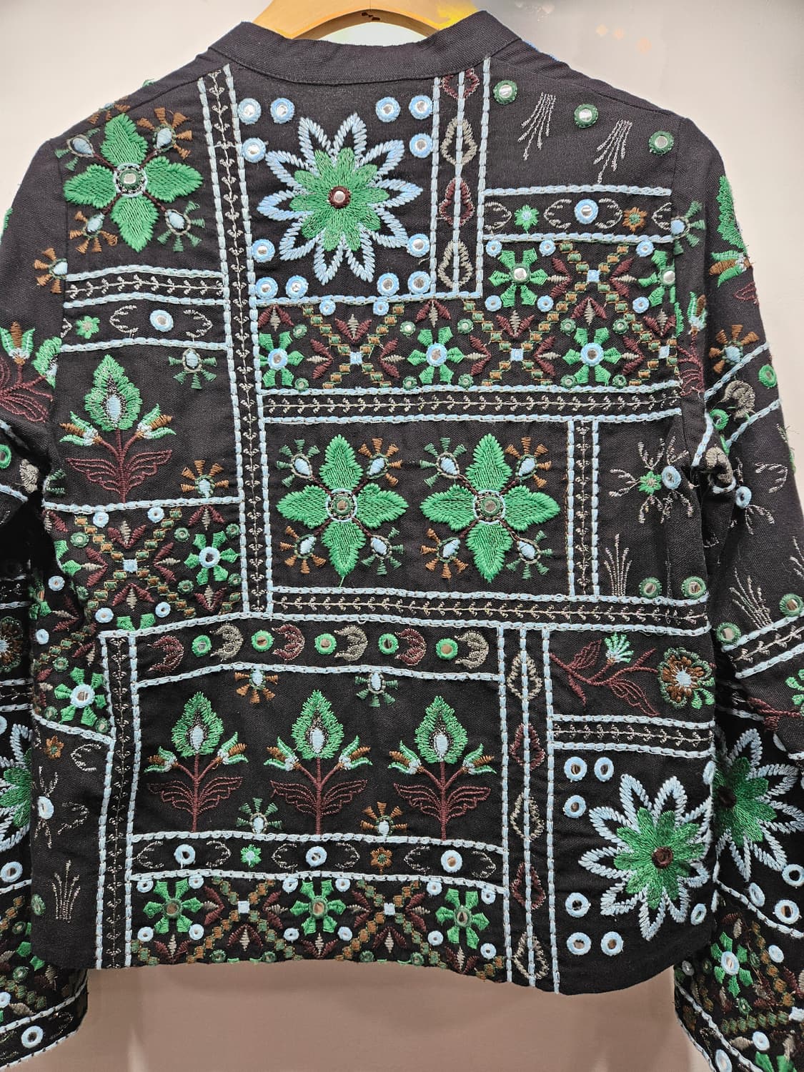 자라(ZARA) 블래크린 자수 자켓  상품이미지8