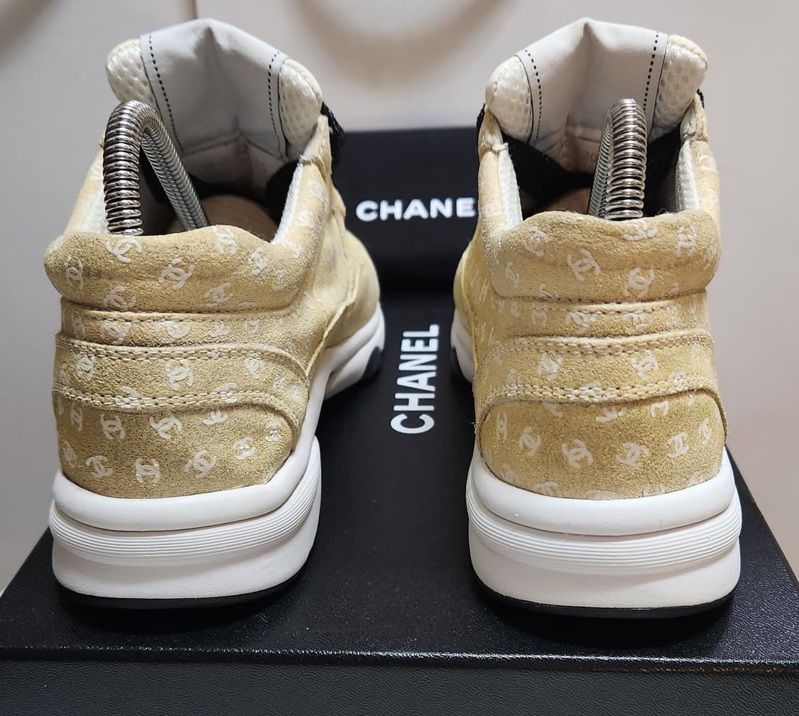 [정품]샤넬 스니커즈 운동화 CC로고 카프스킨 프린티드 35 한정판  상품이미지6