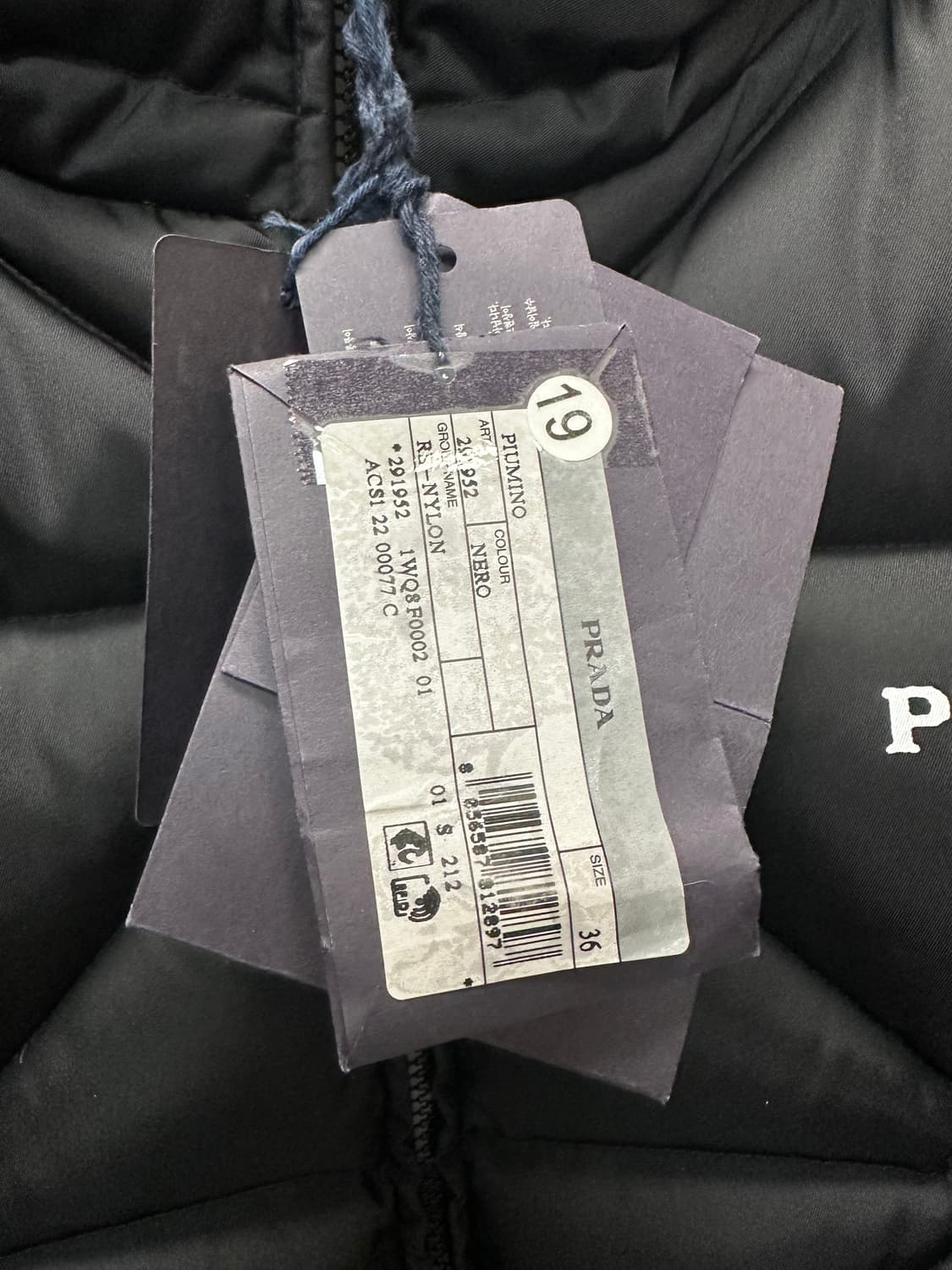 프라다 리나일론 개버딘 크롭 다운 자켓 ( 여성 오버핏 ) 상품이미지7