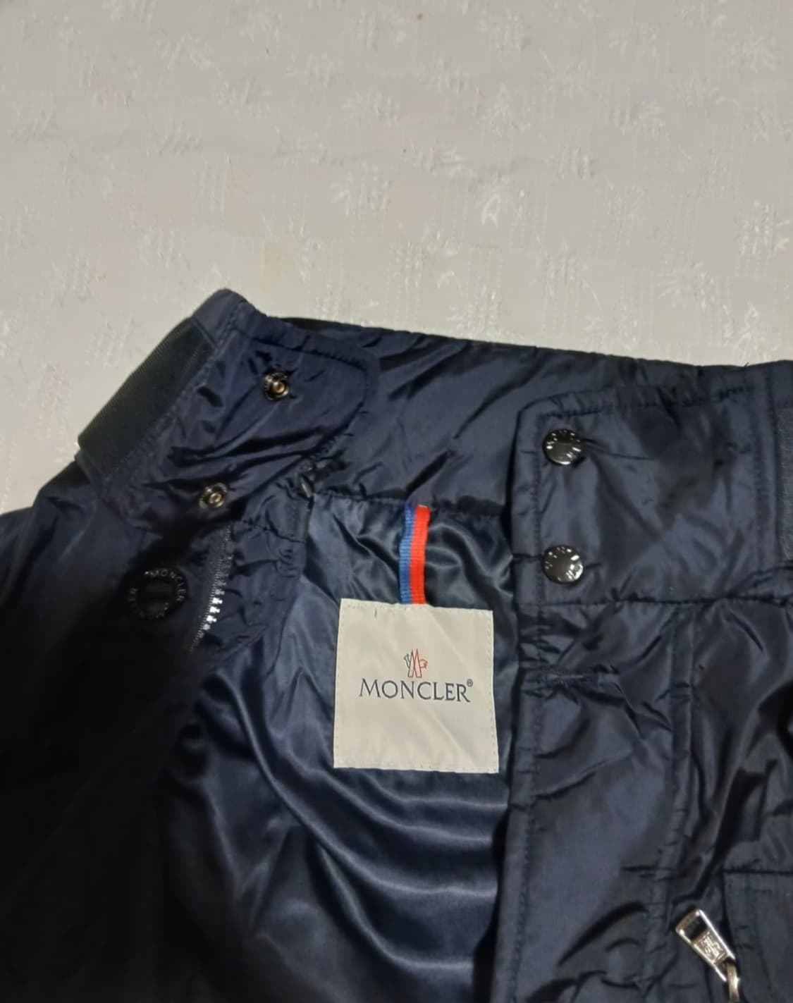 몽클레어 네이비 바람막이(새상품 컨디션) 상품이미지5