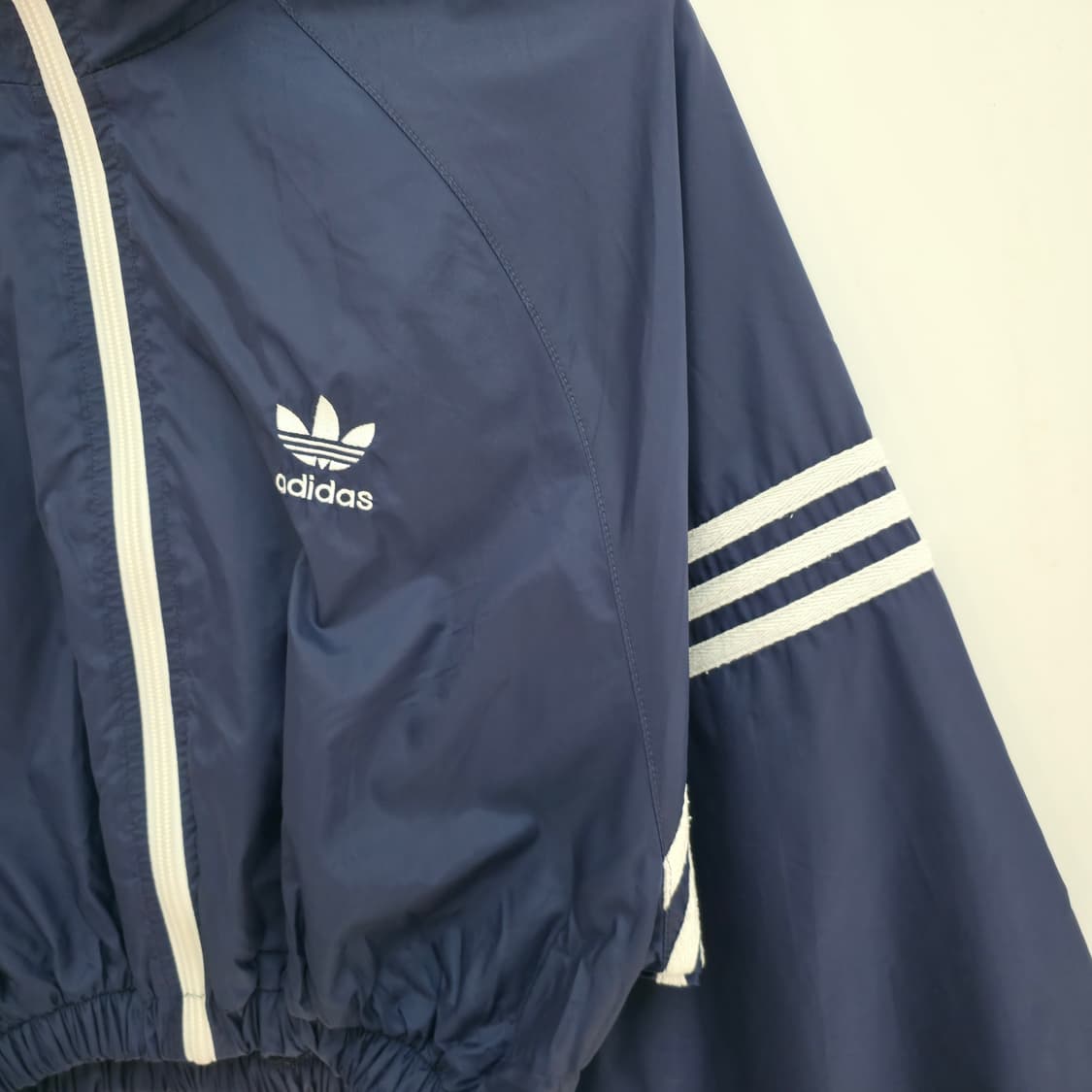 [M] 아디다스 네이비 크롭 리폼 바람막이 상품이미지4