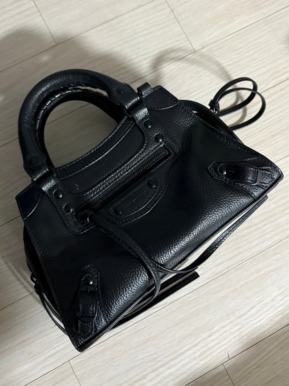 발렌시아가 네오클래식 미니 상품이미지1