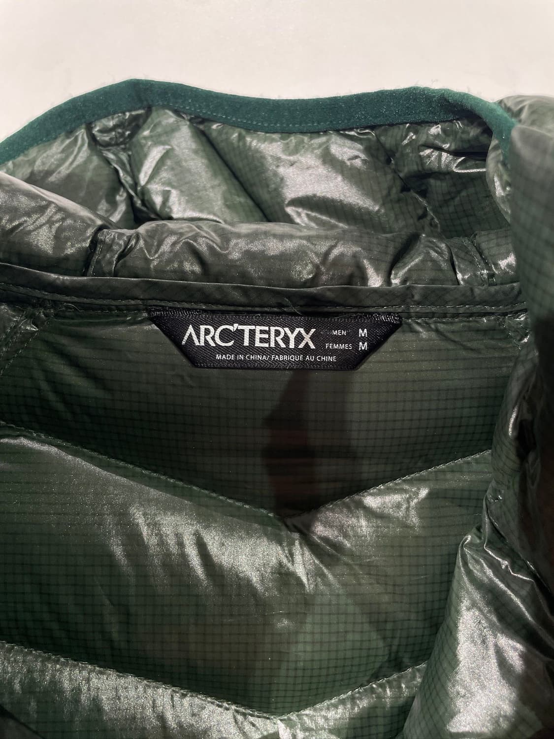 아크테릭스 그린 로고 나일론 덕 다운 경랑 후디 자켓 상품이미지7