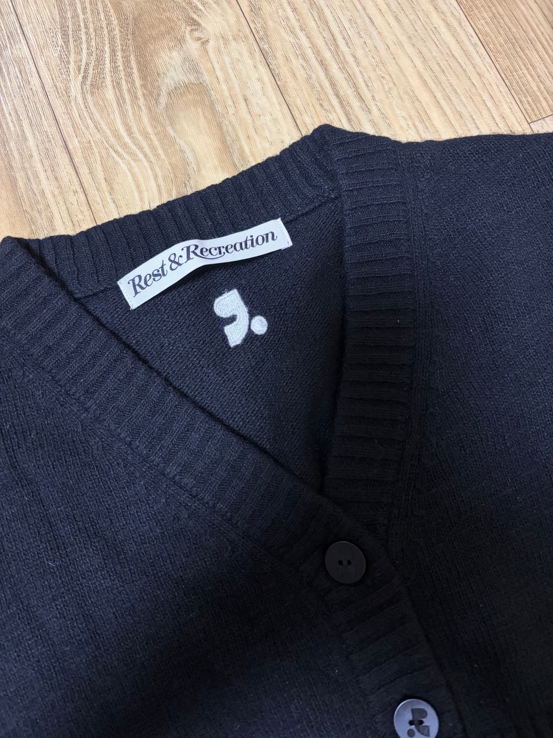 레스트앤레크레이션 22fw 크롭 니트 가디건 블랙 상품이미지5