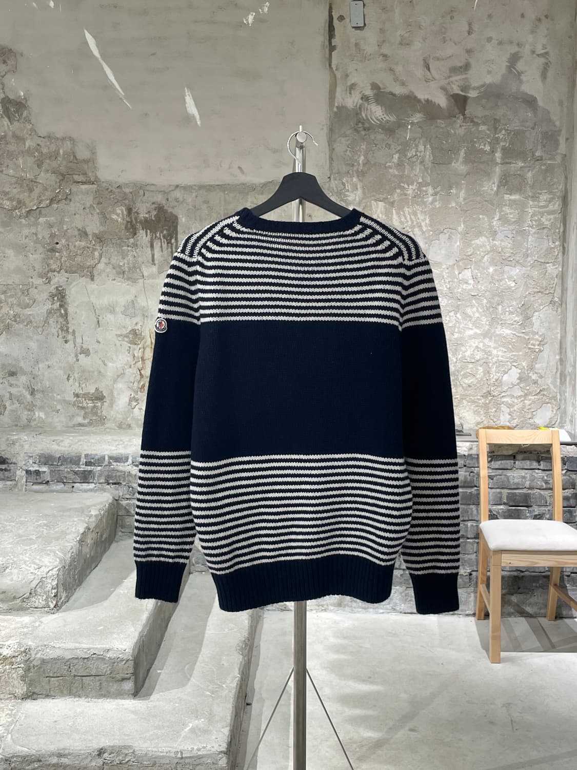 몽클레르 다크 네이비 패치 로고 스트라이프 스웨터 상품이미지6