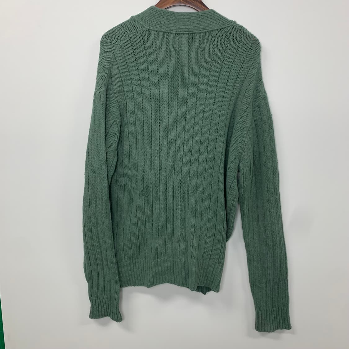 세터 자수로고 그린 니트 버튼 가디건 상품이미지3