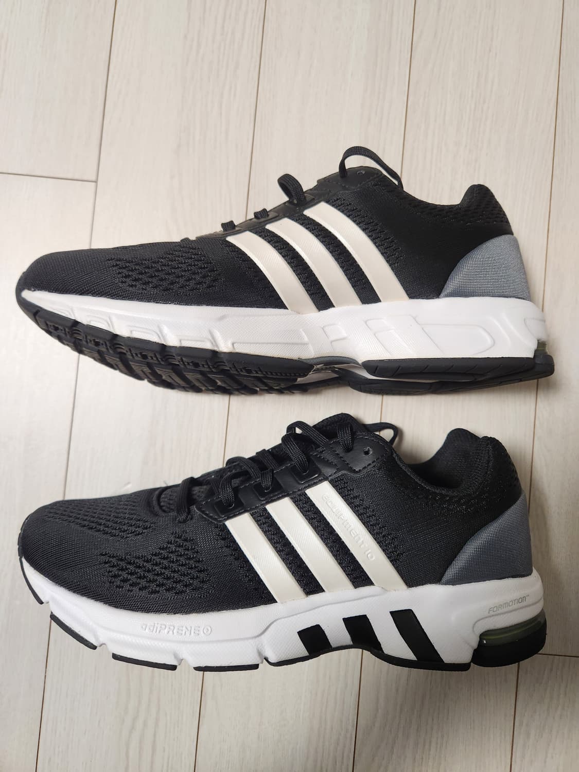 새상품급) 아디다스 운동화 이큅먼트 10 EM B96491 러닝화 사이즈 상품이미지5