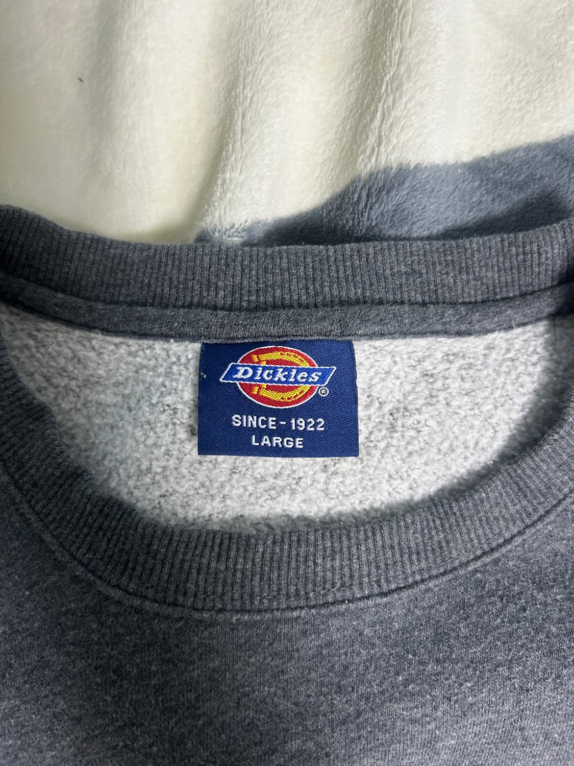 디키즈 맨투맨 팝니다 상품이미지3