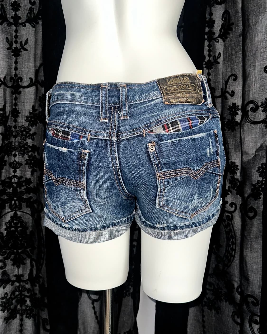 blue washed plaid trim denim shorts 상품이미지3
