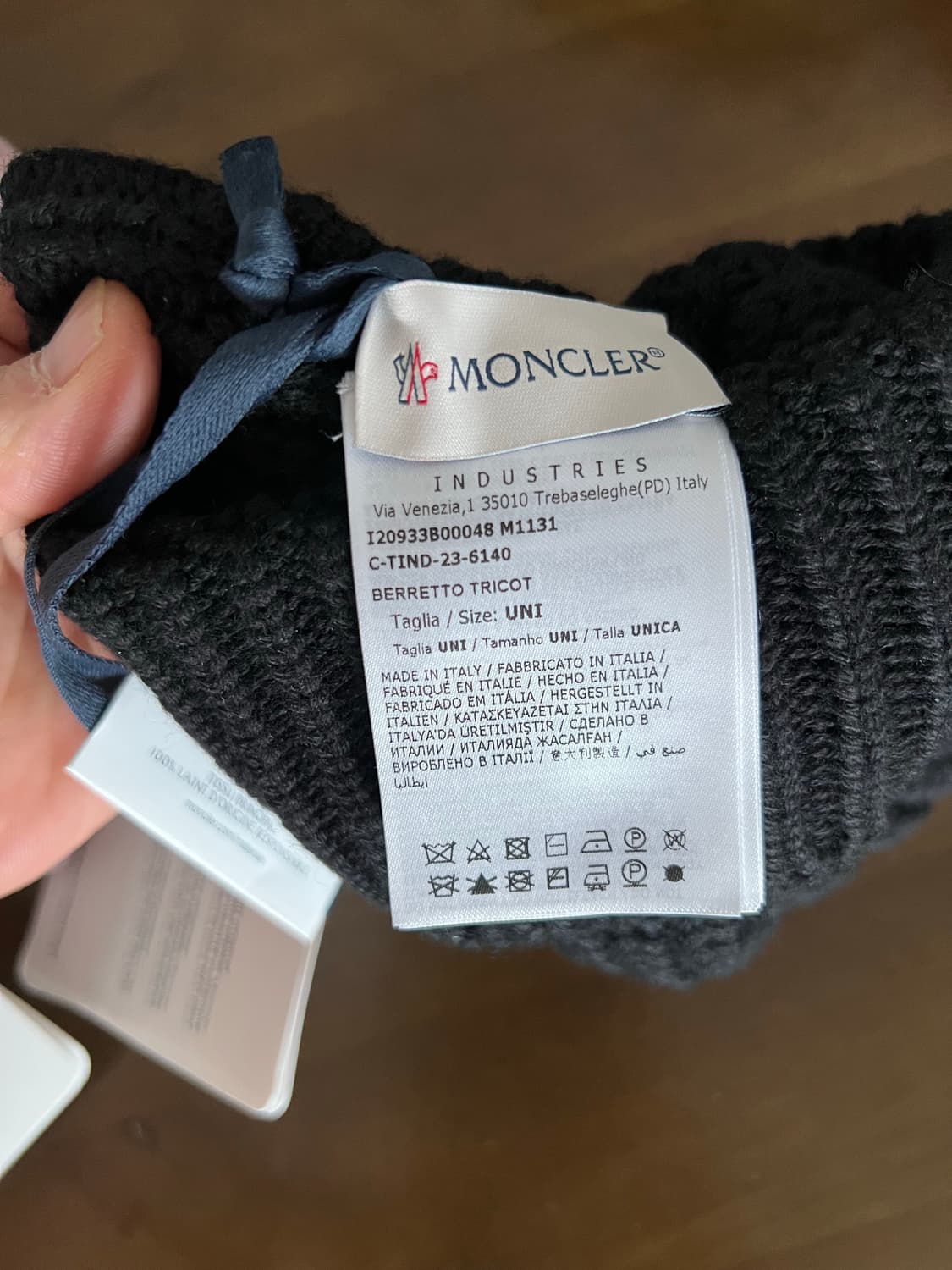몽클레어 버진 울 비니 블랙 핑크 판매합니다 상품이미지2