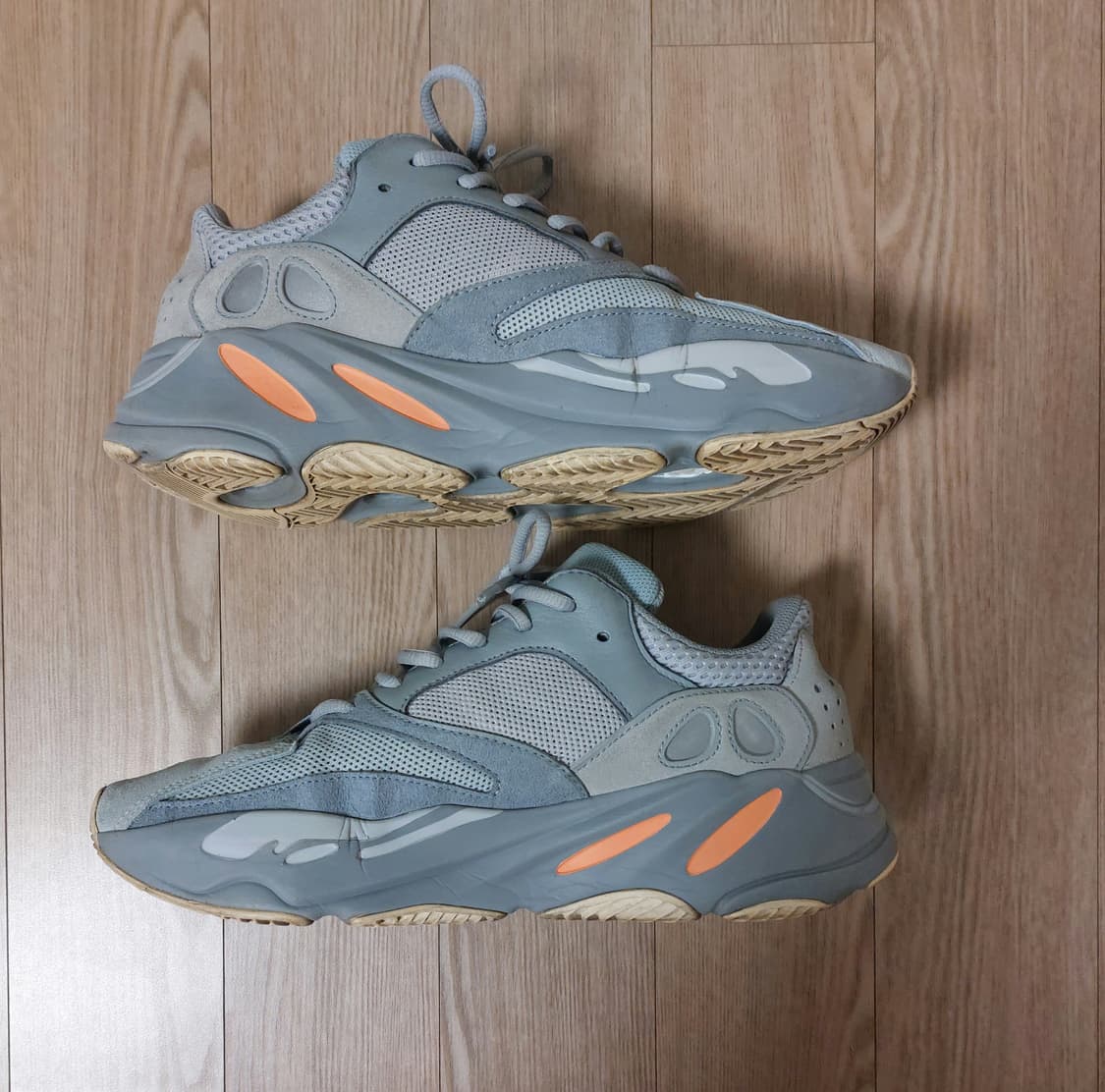 아디다스 이지 부스트 700 이너시아 상품이미지5