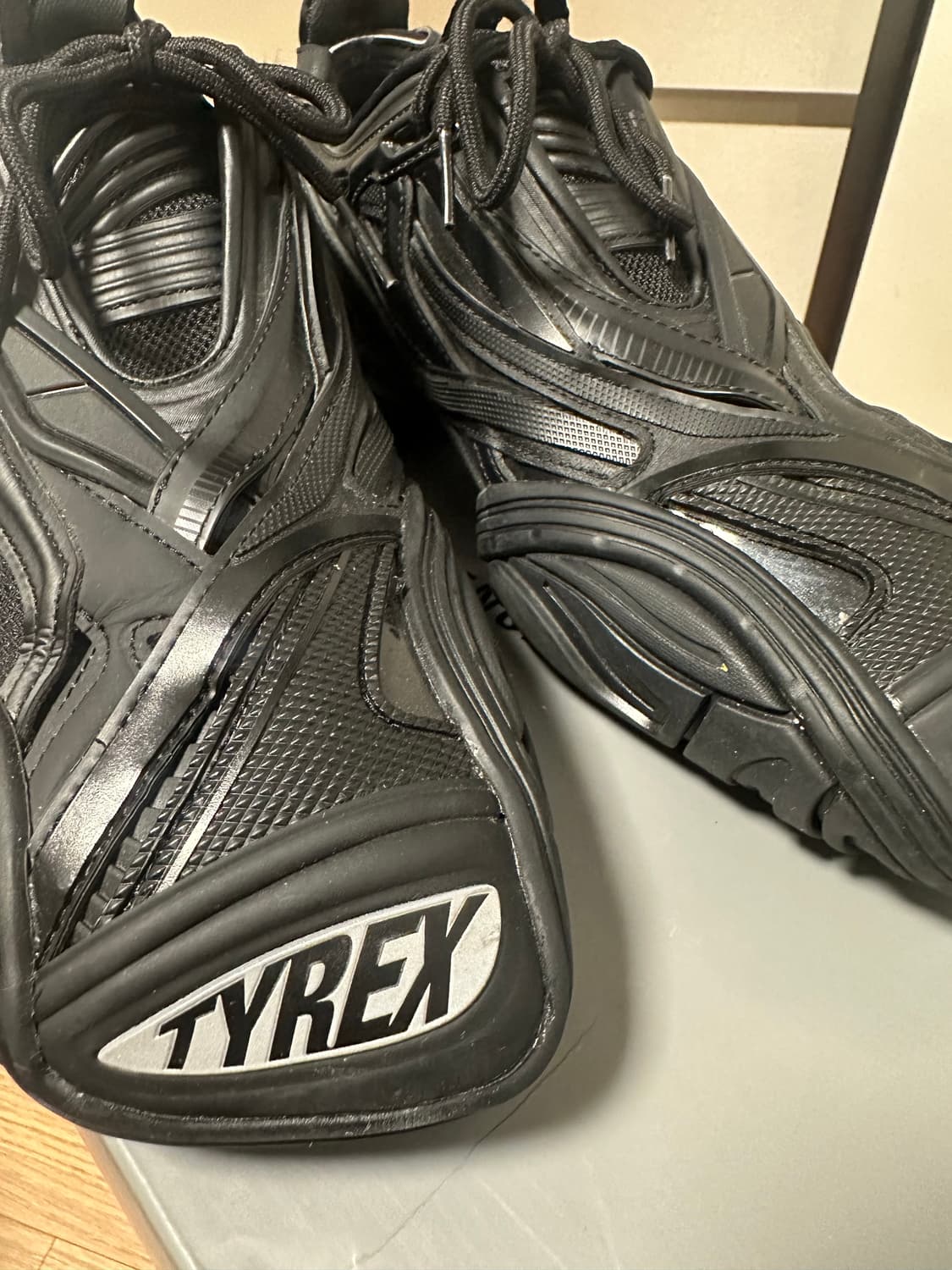 발렌시아가 타이렉스 42 블랙 상품이미지5