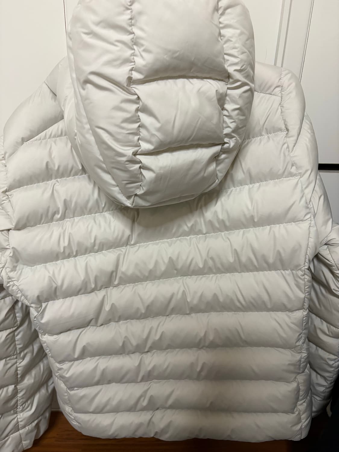 무신사 스탠다드 우먼 시티 레저 후디드 라이트 다운 재킷  상품이미지2