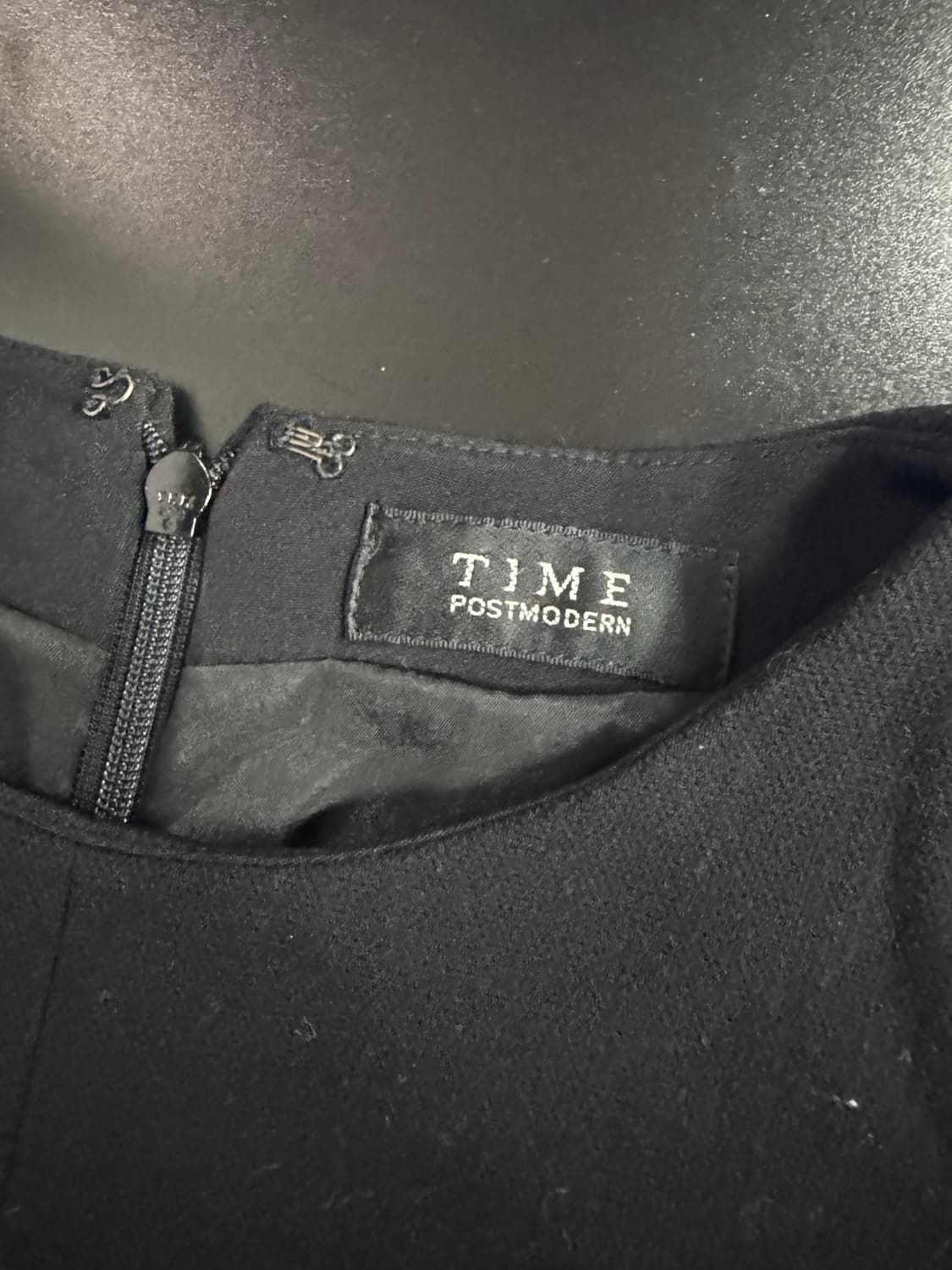 여성 한섬 타임 Time 미니멀 절개 울 원피스 블랙 상품이미지3