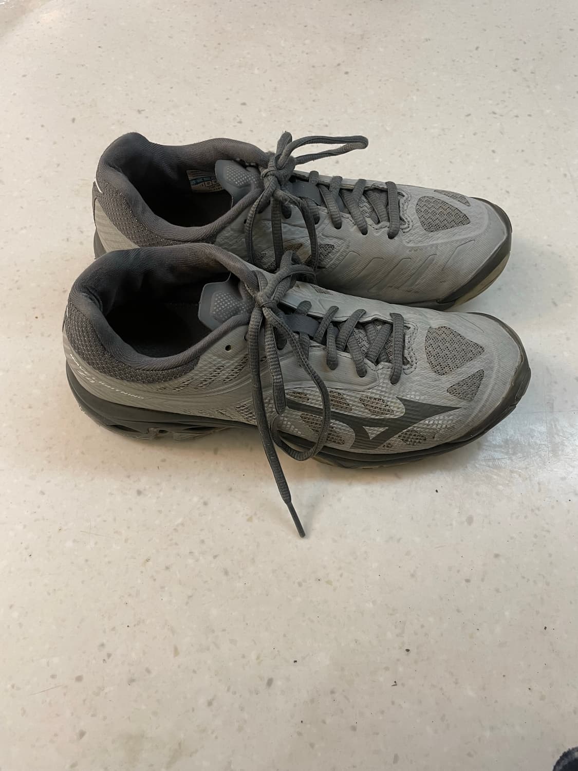 미즈노 웨이브 라이트닝 z4 상품이미지2