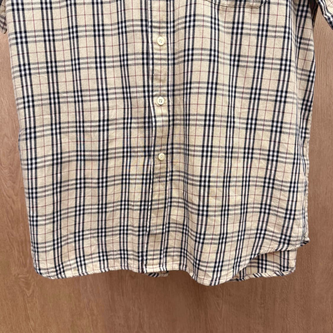 버버리 런던 카라 가슴 포켓 자수 로고 3버튼 디테일 베이지 상품이미지5