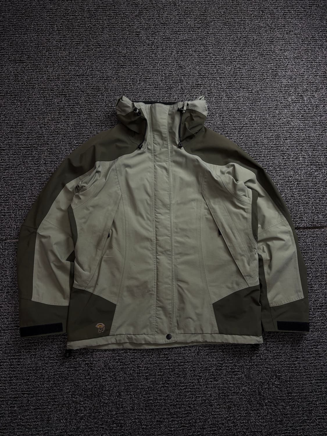 마운틴하드웨어 고어텍스 USA og 배색 마운틴 자켓 카키 1893 상품이미지2