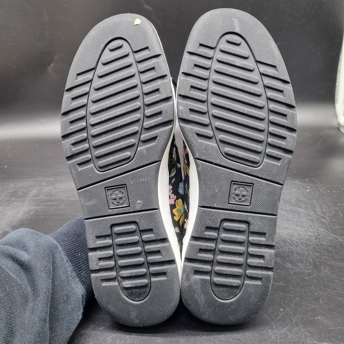 닥터마틴 플로랄 여성스니커즈39 250 상품이미지3