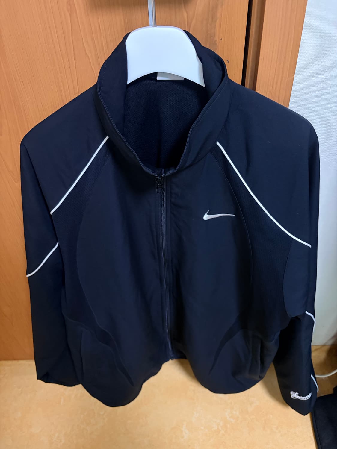 [m] 슈프림 x 나이키 트랙 자켓 블랙 - 25SS 상품이미지2