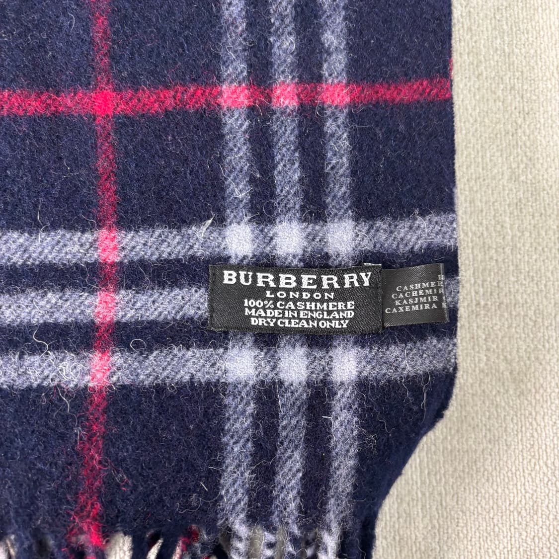 버버리 노바체크 캐시미어 블랙라벨 네이비 머플러 상품이미지3