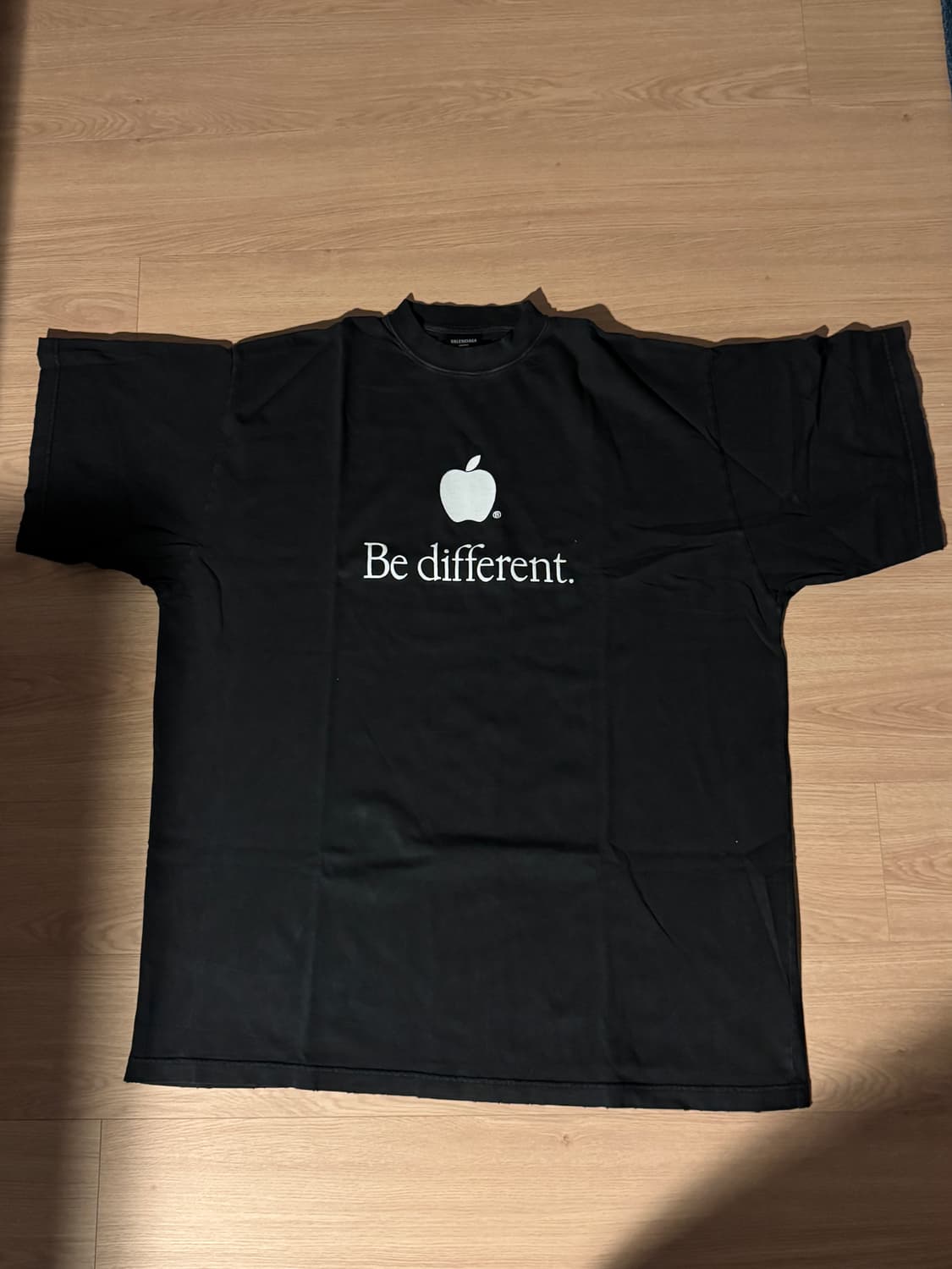 (2) 발렌시아가 애플 반팔 상품이미지1