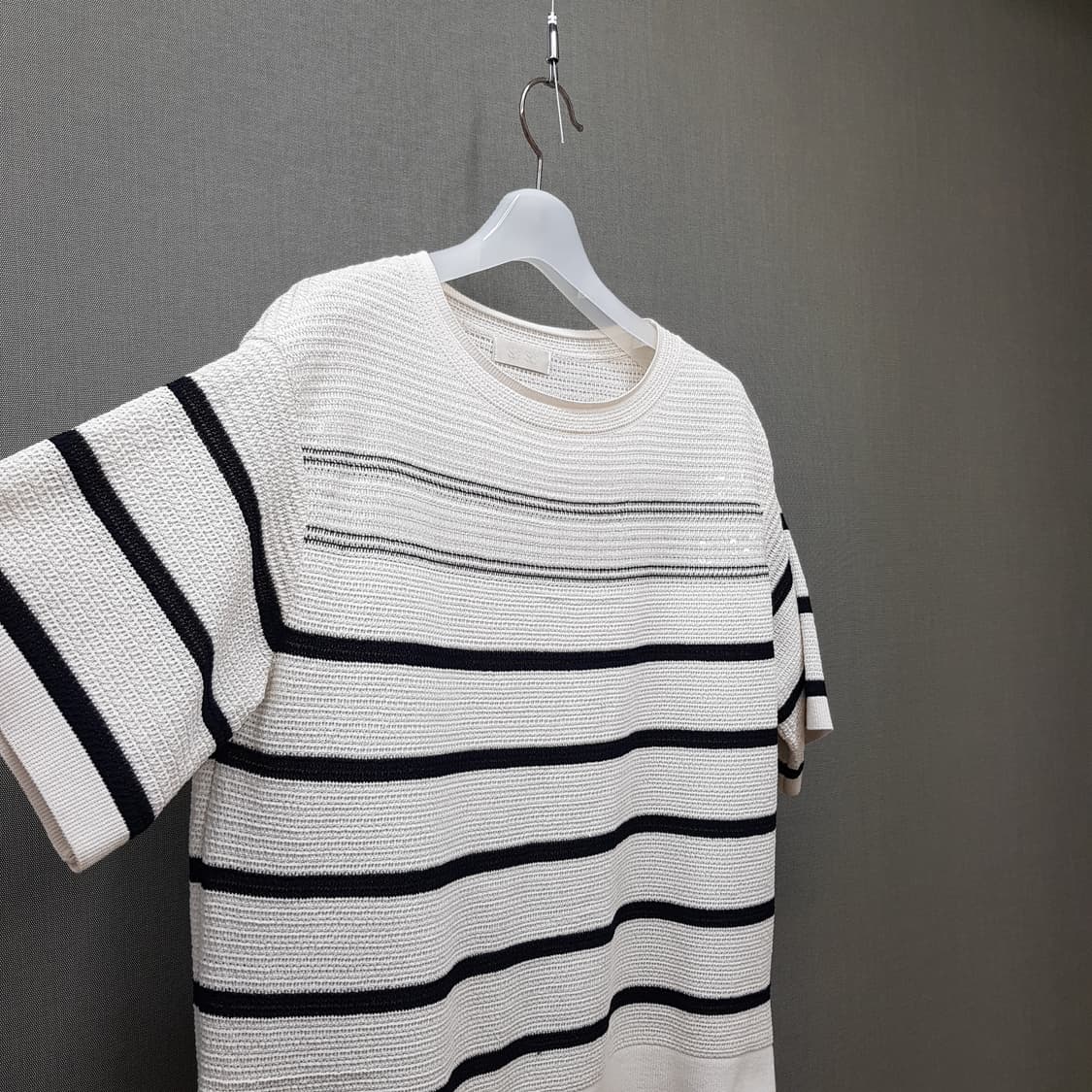 한섬 SJSJ 2024 반팔 니트 F사이즈 상품이미지3