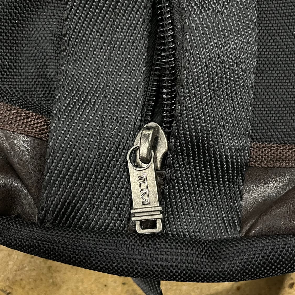 [정품] 투미 알파 브라보 몬터레이 슬링백 b10 상품이미지6