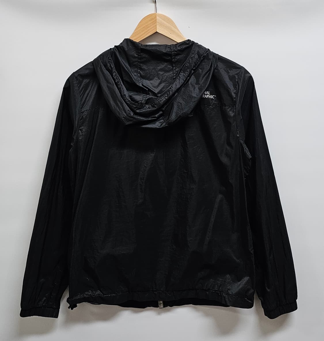 내셔널지오그래픽 후드 바람막이 S 90 상품이미지2