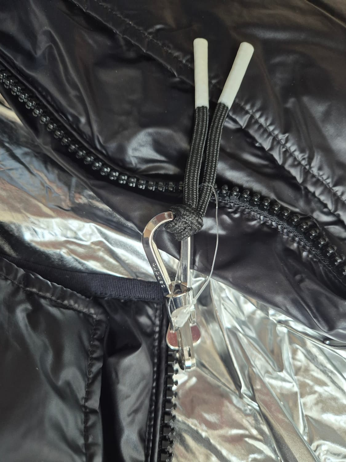 (새상품) 산드로 블랙/실버 양면 다운 패딩 36사이즈 상품이미지5