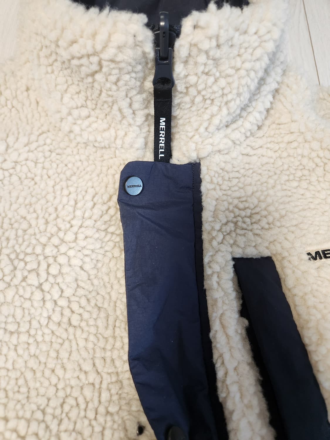 머렐 여성 하이넥 리버시블 롱 플리스 사이즈90(s)

여러 중고사이트에 상품이미지8