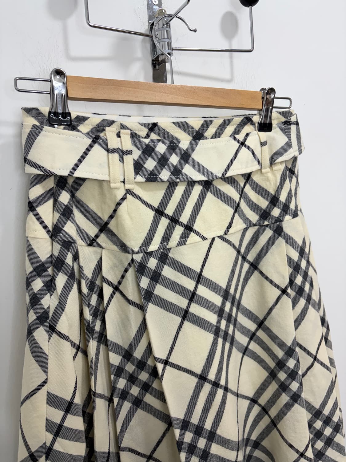 버버리 노바체크 아이보리 벨트 플리츠 스커트 상품이미지7