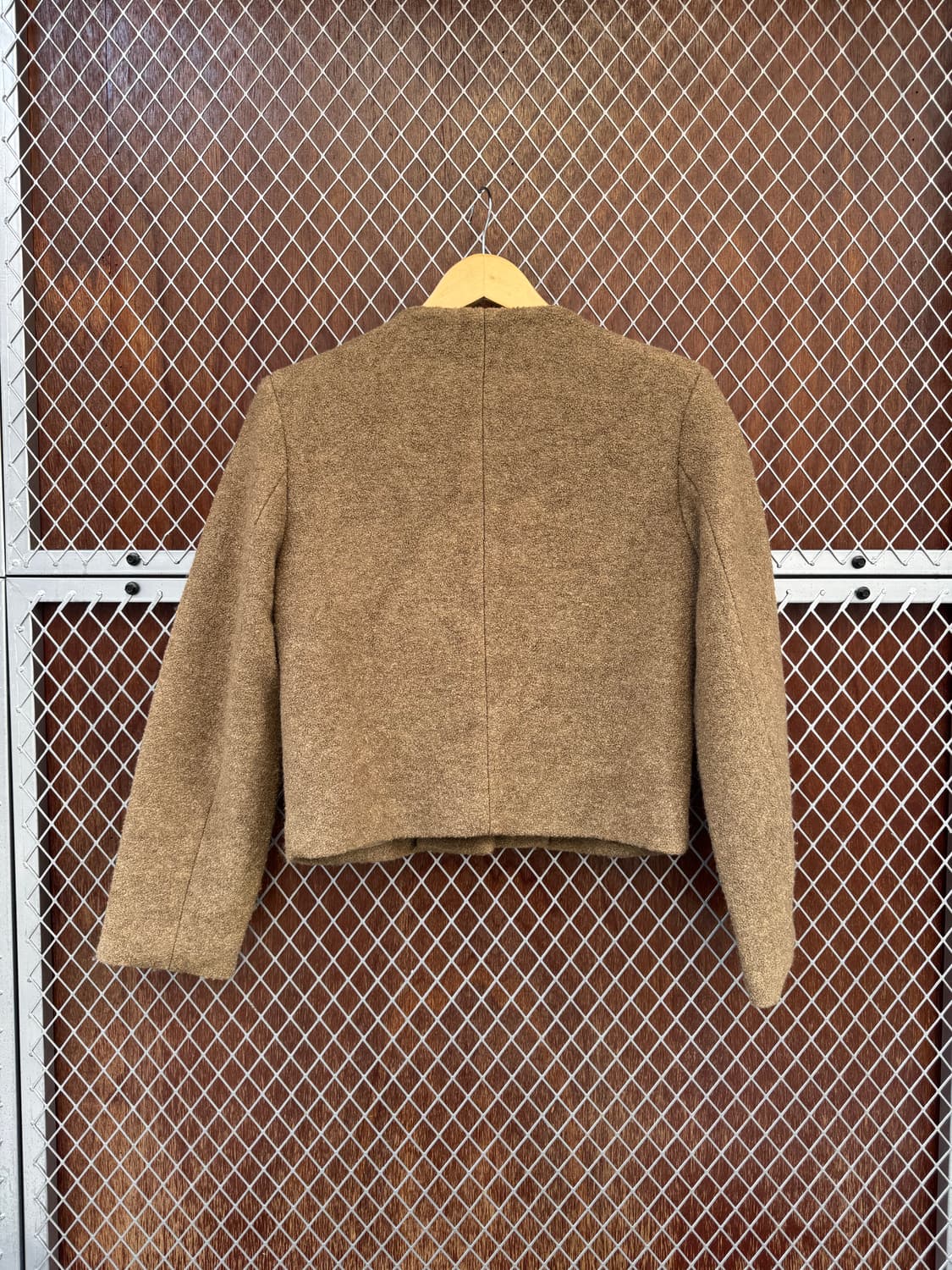 더오픈 프로덕트 트위드 브라운 부클 노카라 크롭 자켓 상품이미지4