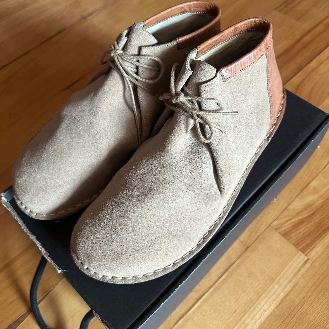 꼼데가르송 옴므 x vibae 데저트 부츠 상품이미지1