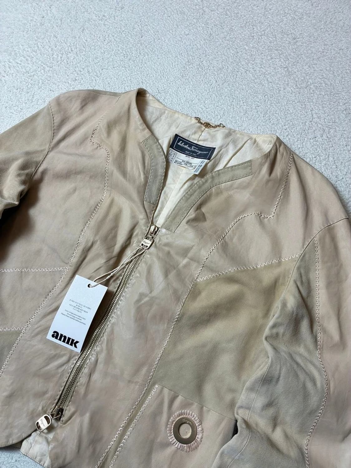 페라가모 90's 크롭 논카라 양가죽 자켓 PN7528 상품이미지2