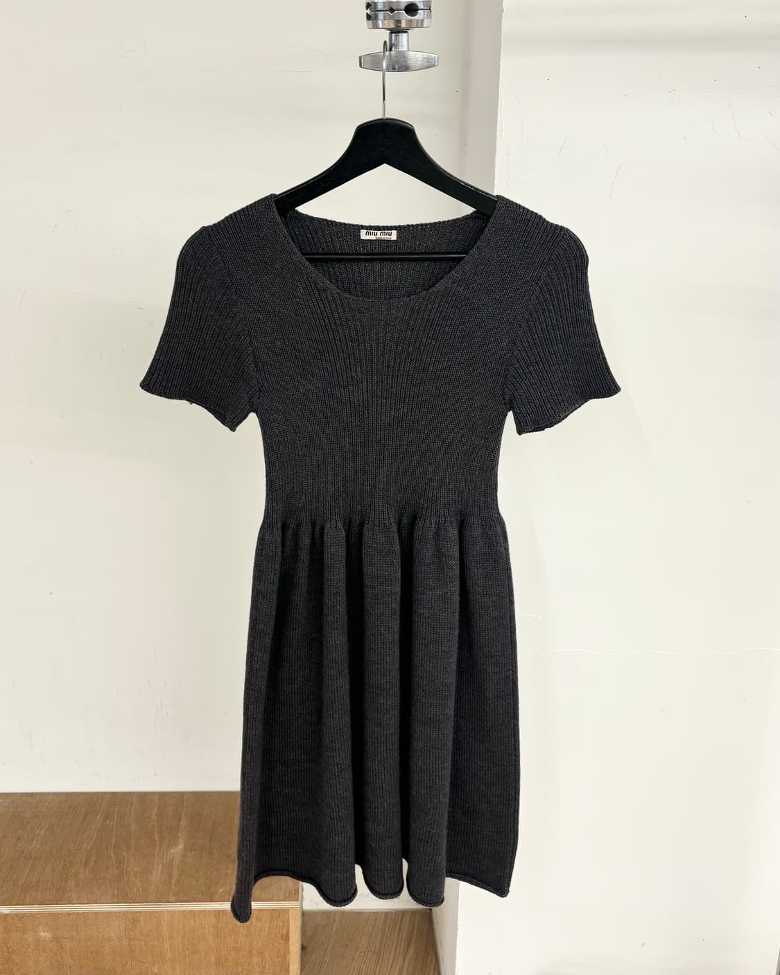 미우미우 울 니트 미니 원피스 상품이미지1