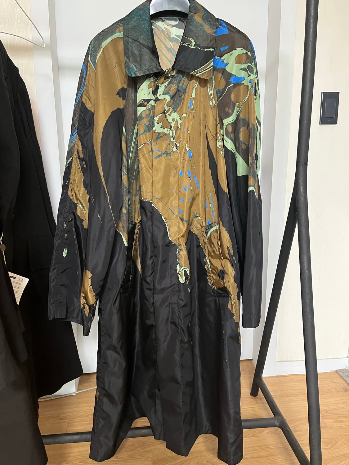 드리스반노튼 마블 코트 상품이미지1