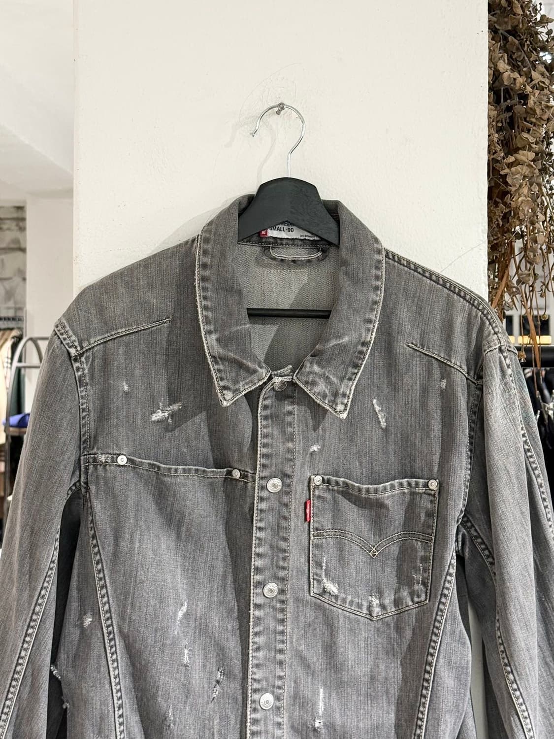 리바이스 엔지니어드 진 흑청 데미지 트러커 자켓 상품이미지4