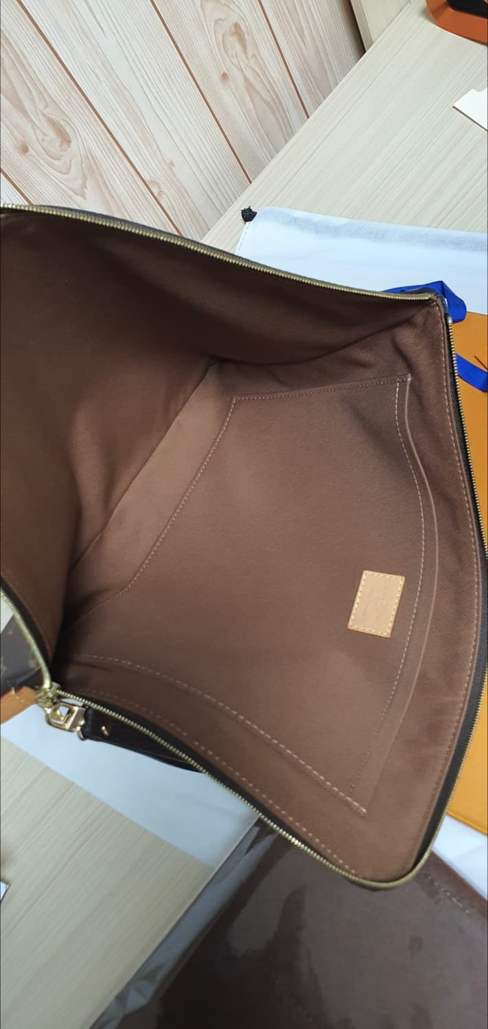 루이비통 에튀보야주MM 클러치/클러치백 새상품급 정품(감정서O) 상품이미지9