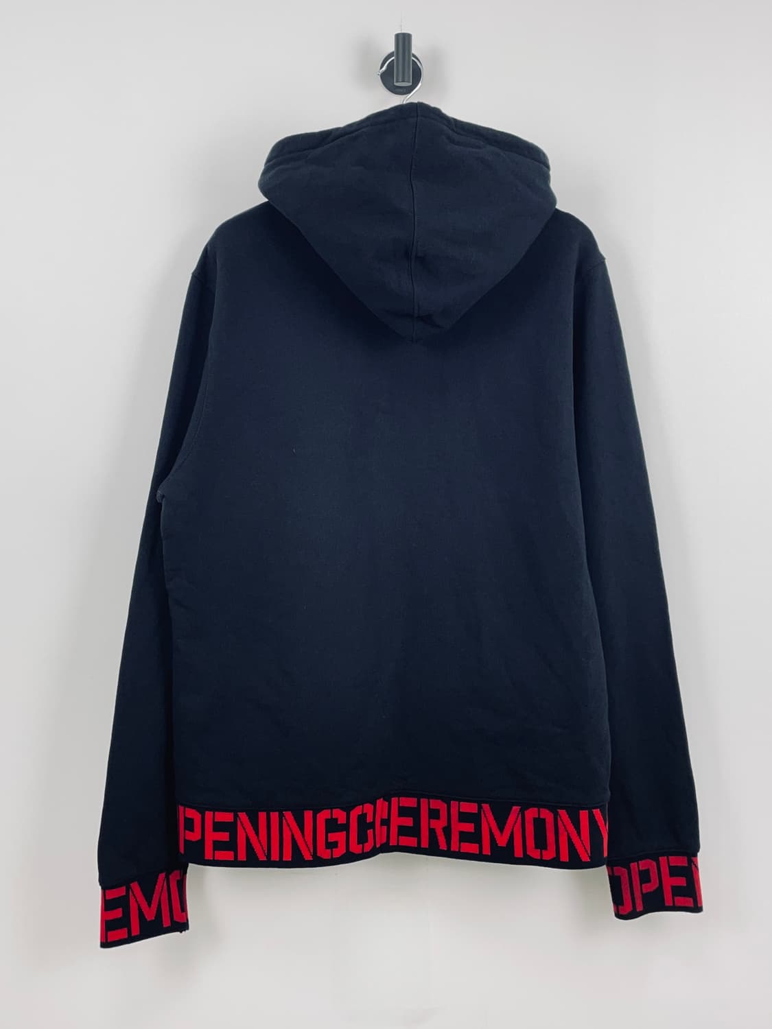 오프닝 세레모니 로고 밴딩 블랙 후드티 상품이미지3