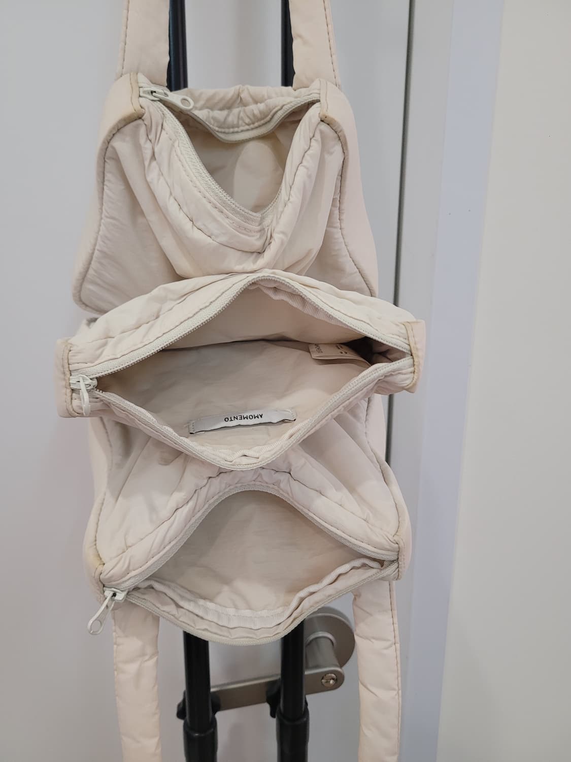 아모멘토 패디드 3 레이어 백 라이트베이지 상품이미지8