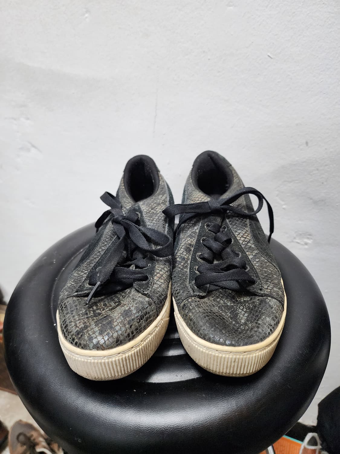 푸마 블랙 스네이크 스웨이드 스니커즈.. 상품이미지2